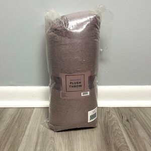 Ulta Beauty Limited Edition Purple Plush Throw Blanket in Size 50” x 60” NEW